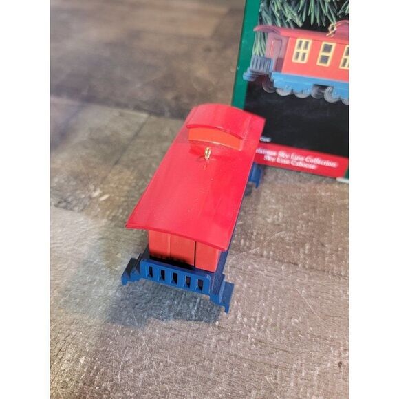 Hallmark 1992 Skyline Caboose ornament Xmas Decor train - Picture 4 of 5